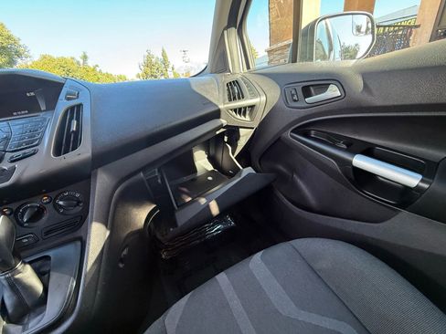 Used 2018 Ford Transit Connect XLT image 33