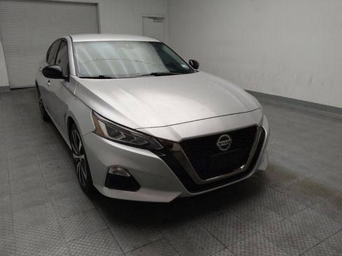 Used 2020 Nissan Altima 2.5 SR FWD image 14