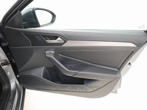 Used 2024 Volkswagen Jetta SE image 23