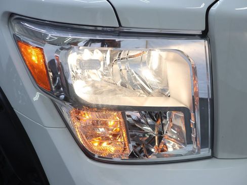 Used 2024 Nissan Titan SV w/ Accessory Utility Package AWD/4WD image 26