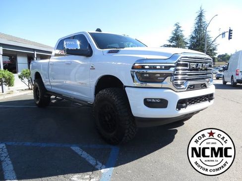 Used 2026 RAM 2500 Laramie AWD/4WD image 7