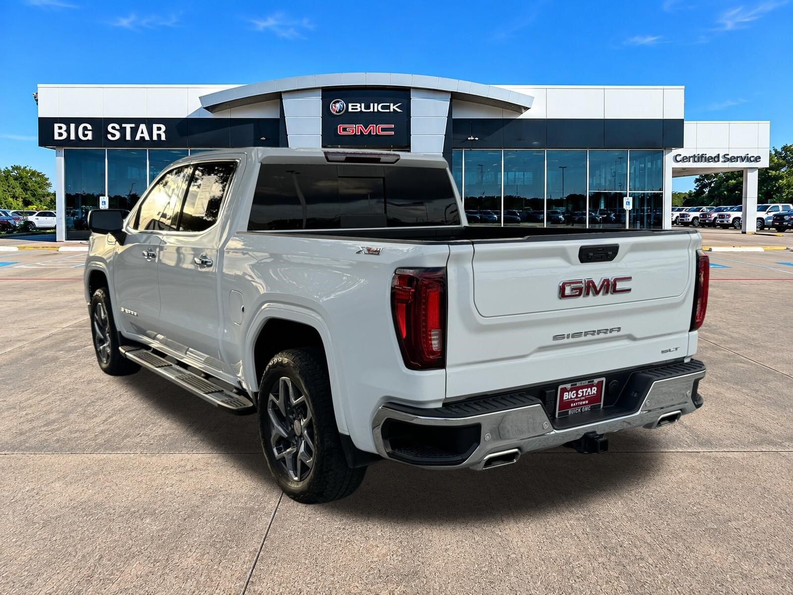 Used 2025 GMC Sierra 1500 SLT w/ SLT Premium Plus Package AWD/4WD image 5