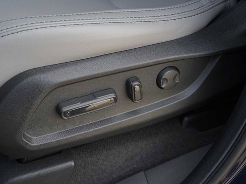 Certified 2025 Honda Pilot EX-L image 12