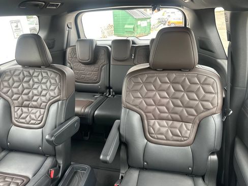 Used 2025 Nissan Armada Platinum w/ Convenience Package AWD/4WD image 50