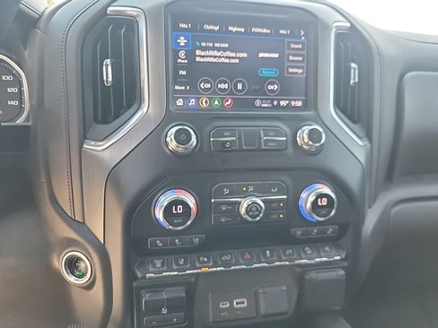 Used 2021 GMC Sierra 2500 Denali w/ Denali Ultimate Package AWD/4WD image 24