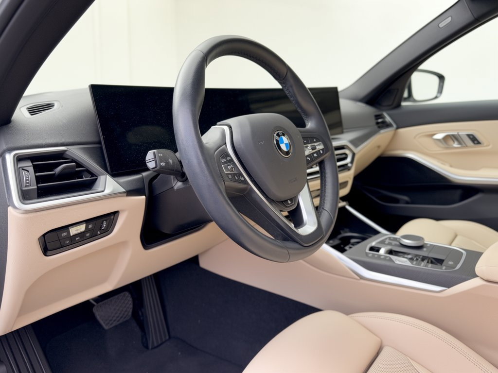 Used 2023 BMW 330i xDrive Sedan w/ Parking Assistance Package AWD/4WD image 4