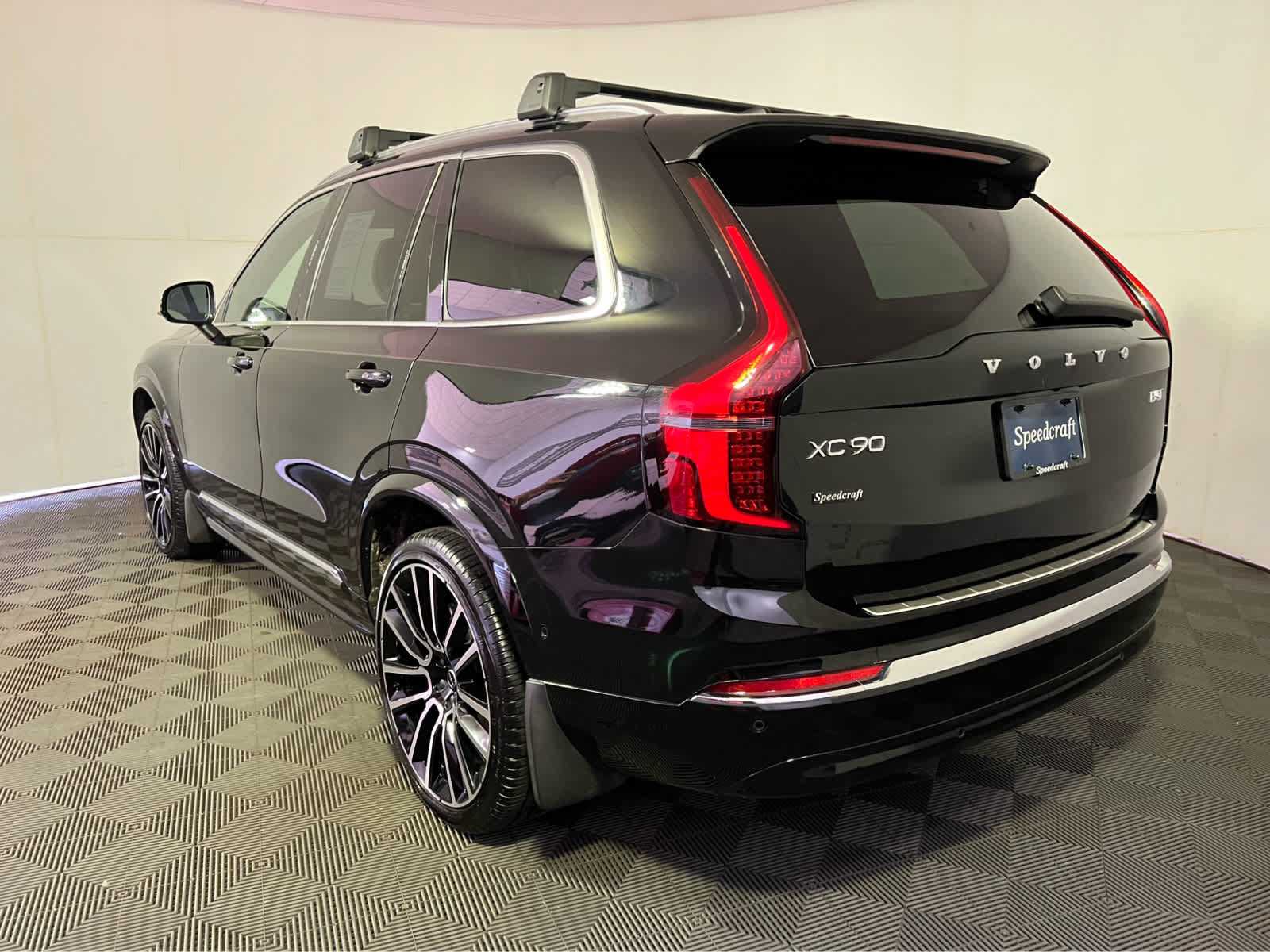 Used 2025 Volvo XC90 B5 Plus w/ Protection Package Premier AWD/4WD image 5