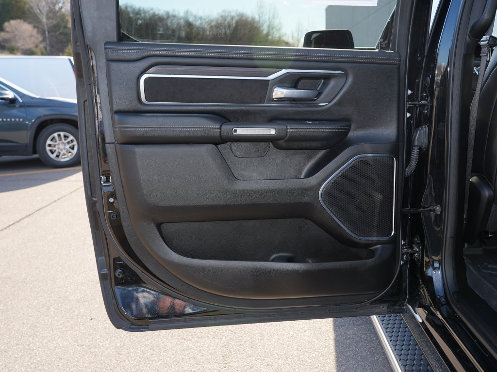 Used 2025 RAM 1500 Laramie AWD/4WD image 21