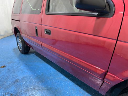 Used 1995 Dodge Caravan Minivan image 27