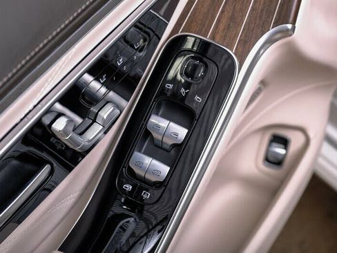 Used 2023 Mercedes-Benz Maybach S 680 4MATIC image 33