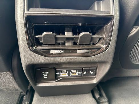 Used 2024 Jeep Grand Cherokee Trailhawk AWD/4WD image 15