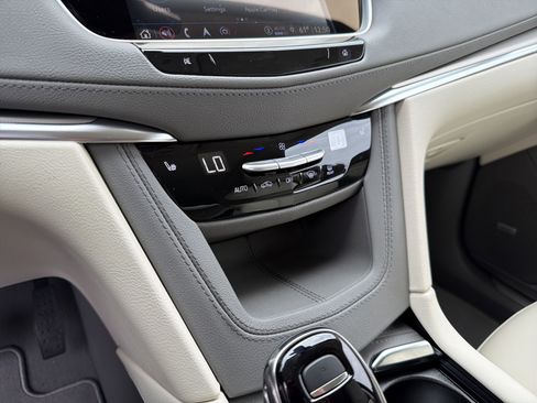 New 2026 Cadillac XT5 Premium Luxury image 32