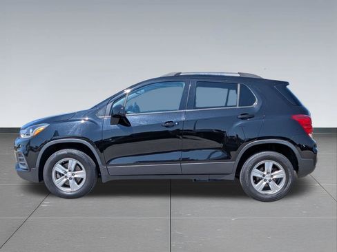 Used 2021 Chevrolet Trax LT AWD/4WD image 2