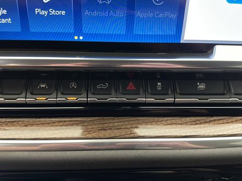 Used 2025 Chevrolet Silverado 1500 LT AWD/4WD image 23