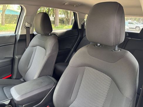 Used 2025 Kia Sportage LX FWD image 34