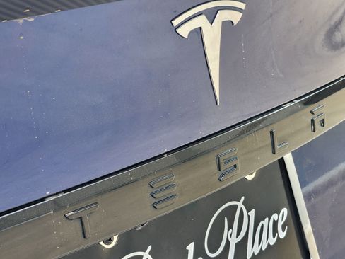 Used 2022 Tesla Model S Plaid image 10