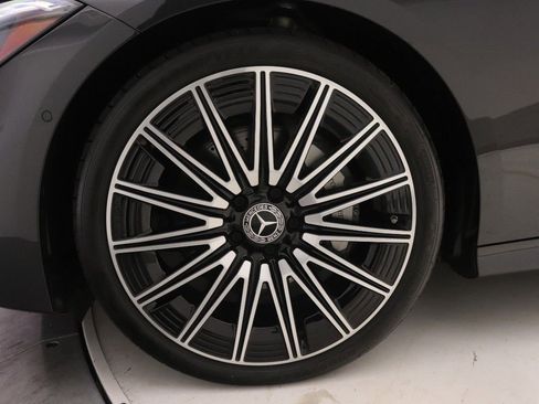 Certified 2025 Mercedes-Benz CLE 300 4MATIC Coupe image 30