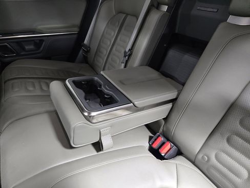 Used 2022 Rivian R1T Adventure image 32