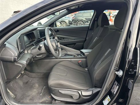 Used 2025 Hyundai Elantra Sport image 14