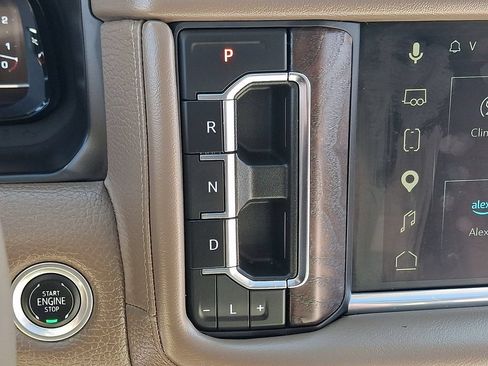 Used 2024 GMC Yukon XL Denali w/ Denali Reserve Package AWD/4WD image 16