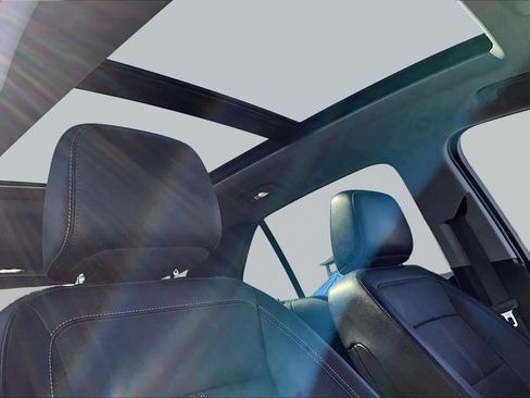 Used 2023 Chevrolet Equinox Premier image 27