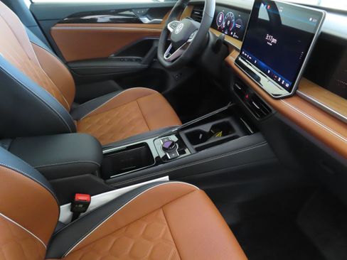 New 2026 Volkswagen Tiguan SEL R-Line image 27