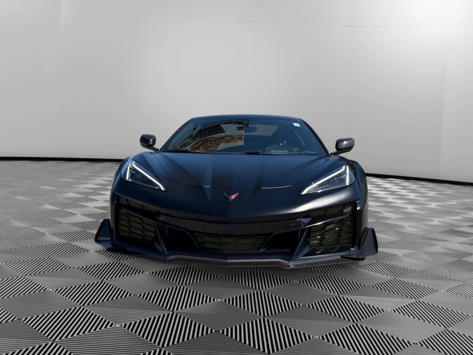 Used 2023 Chevrolet Corvette Z06 w/ Z07 Performance Package RWD image 7