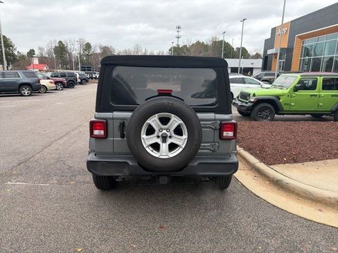 Used 2022 Jeep Wrangler Sport S image 4