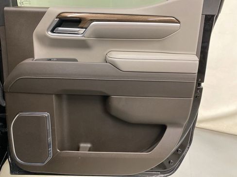 Used 2025 Chevrolet Silverado 1500 LT image 13