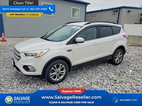 Used 2017 Ford Escape SE w/ Equipment Group 201A FWD image 1