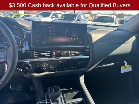 New 2026 Nissan Pathfinder SV image 18