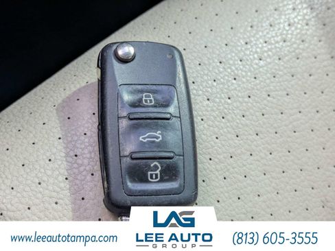 Used 2017 Volkswagen Tiguan S FWD image 28
