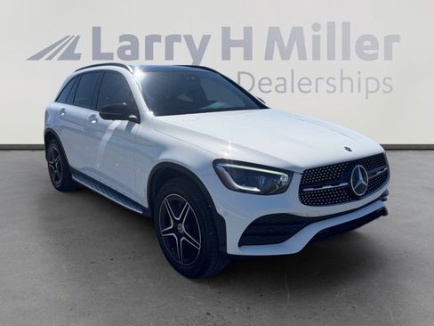 Used 2022 Mercedes-Benz GLC 300 4MATIC image 3