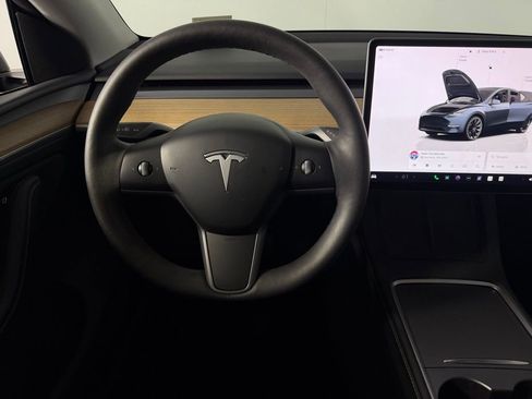 Used 2024 Tesla Model Y Long Range AWD/4WD image 13