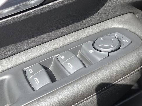 Used 2023 GMC Terrain SLE w/ Driver Convenience Package FWD image 8