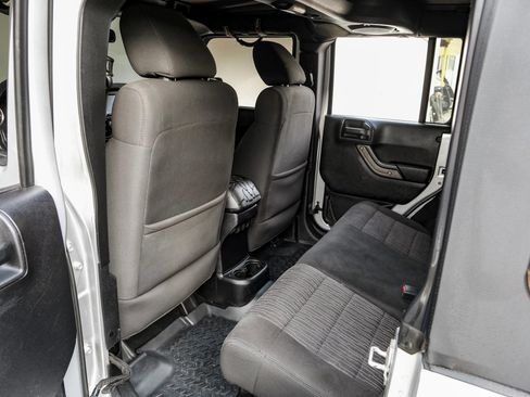 Used 2011 Jeep Wrangler Unlimited Sport image 31