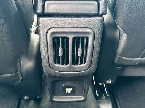 Used 2018 Jeep Compass Latitude AWD/4WD image 24