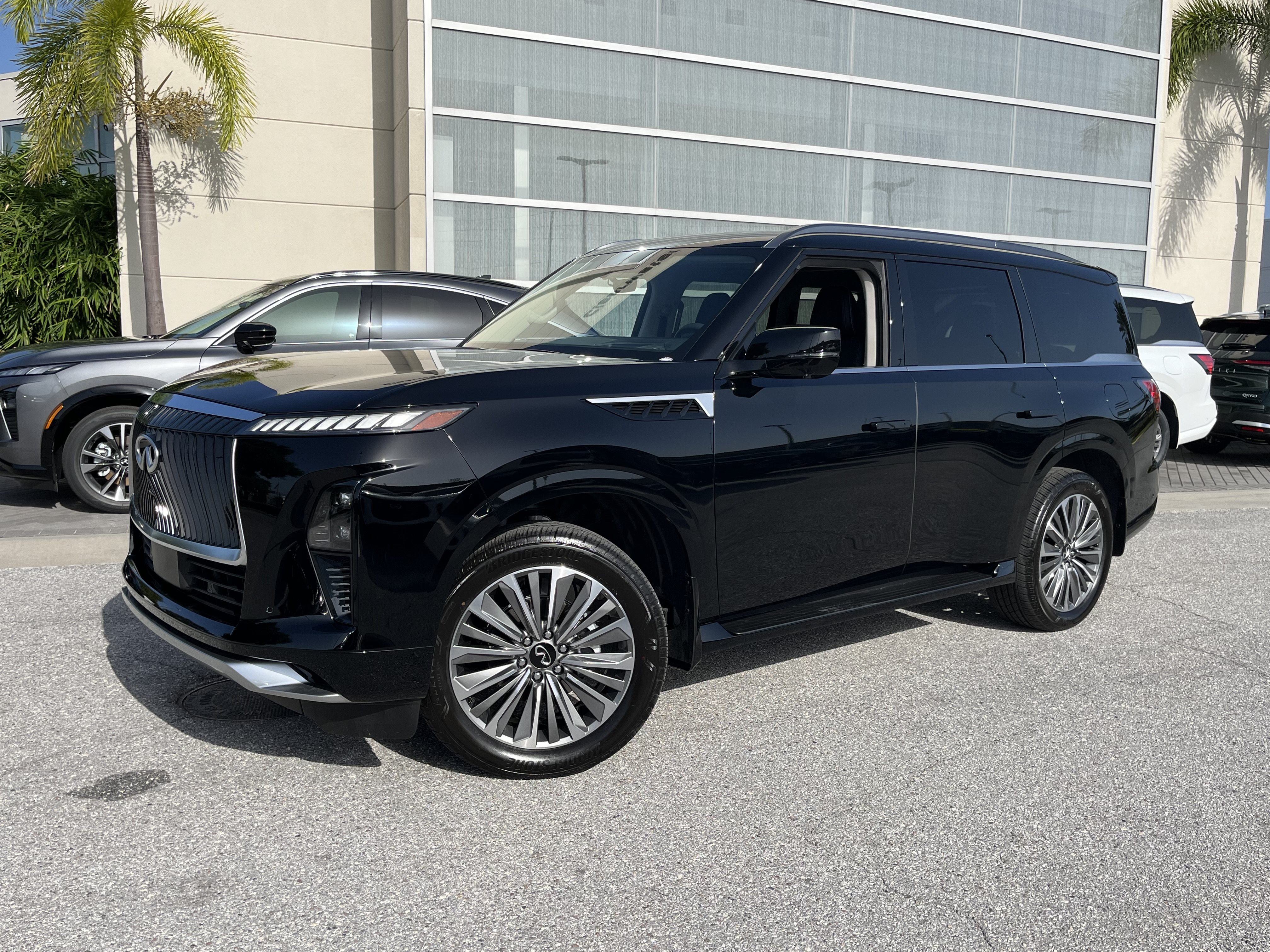 Certified 2026 INFINITI QX80 Luxe w/ Cargo Package AWD/4WD image 1