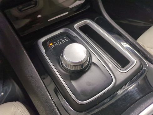 Certified 2023 Chrysler 300 Touring image 30