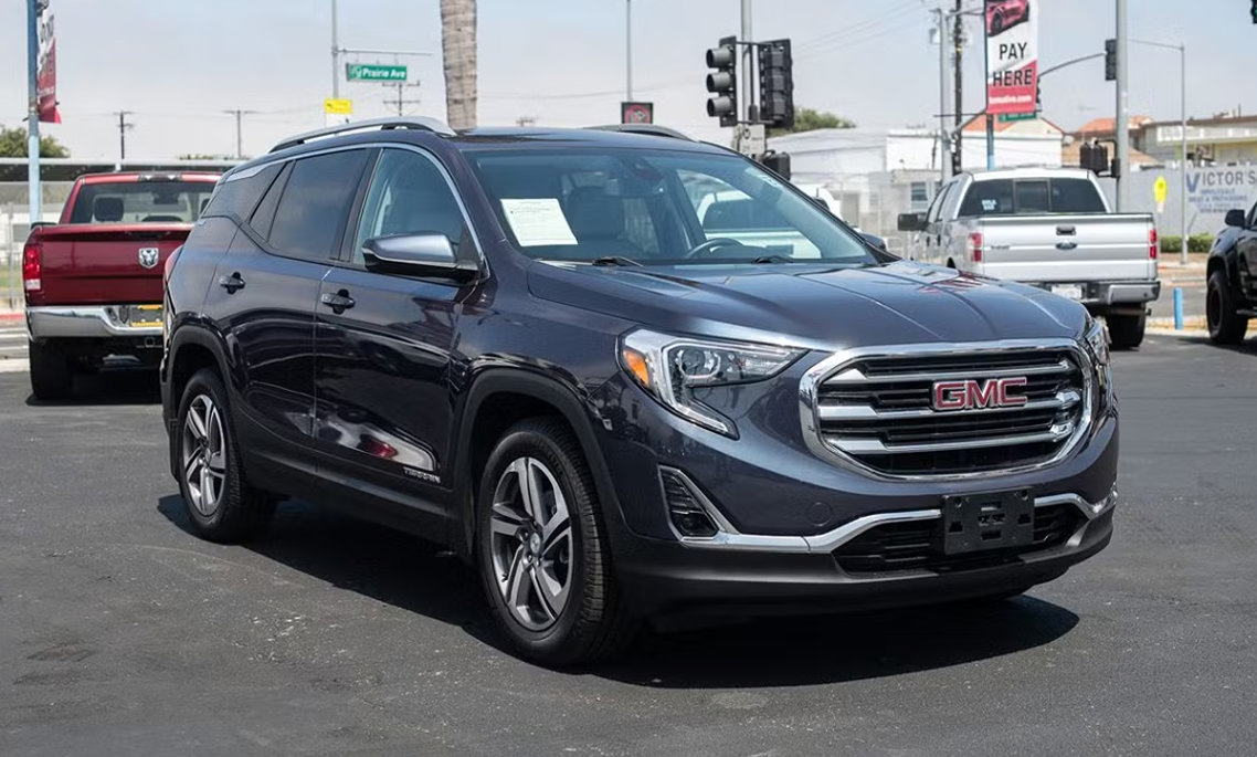 Used 2019 GMC Terrain SLT w/ Preferred Package FWD image 1