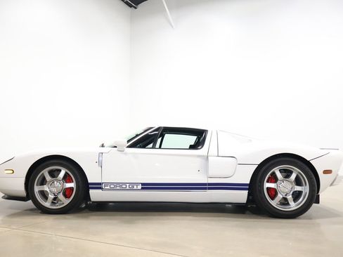 Used 2005 Ford GT image 5