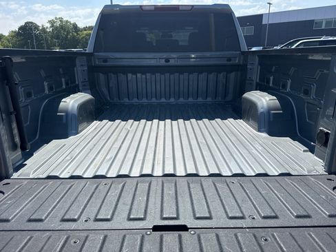 Certified 2025 GMC Sierra 1500 SLT AWD/4WD image 9
