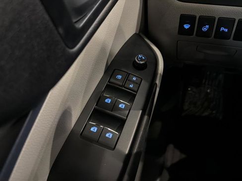 Used 2016 Toyota Highlander Limited image 19