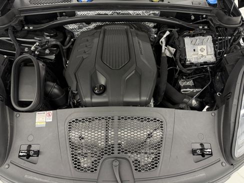 Certified 2023 Porsche Macan image 55
