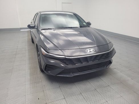 Used 2025 Hyundai Elantra Sport FWD image 14