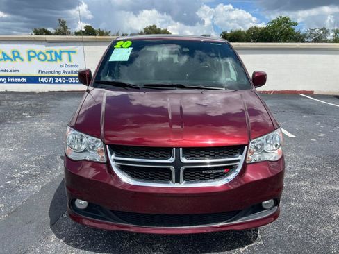Used 2020 Dodge Grand Caravan SXT FWD image 3