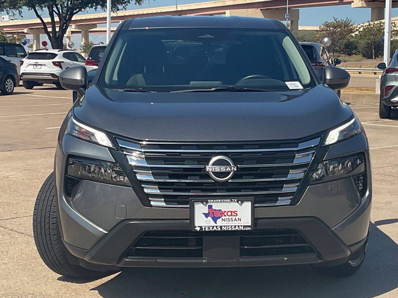 Used 2025 Nissan Rogue SV FWD image 2