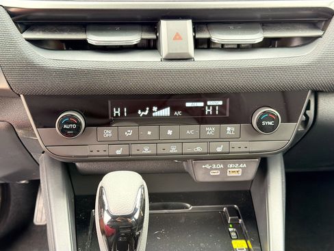New 2026 Subaru Outback Limited AWD/4WD image 33