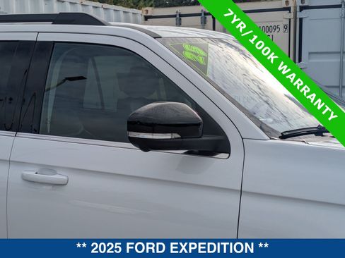Certified 2025 Ford Expedition Active AWD/4WD image 11