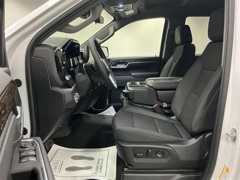 New 2026 GMC Sierra 1500 SLE w/ Preferred Package AWD/4WD image 8